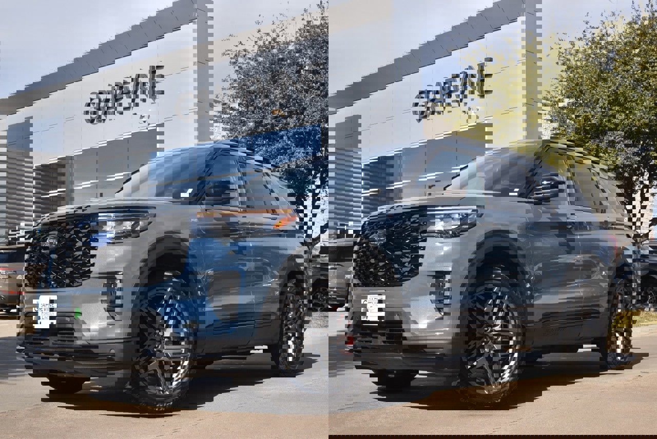 Certified 2025 Ford Explorer ST-Line w/ Premium Package image 2