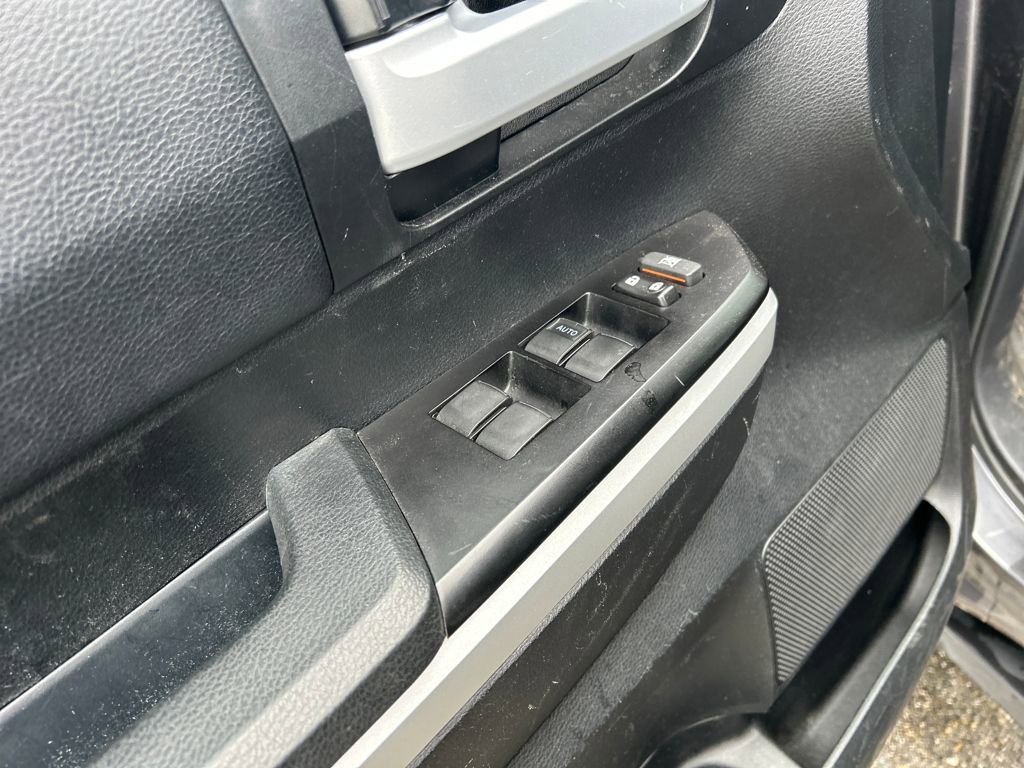 Used 2017 Toyota Tundra SR5 image 18