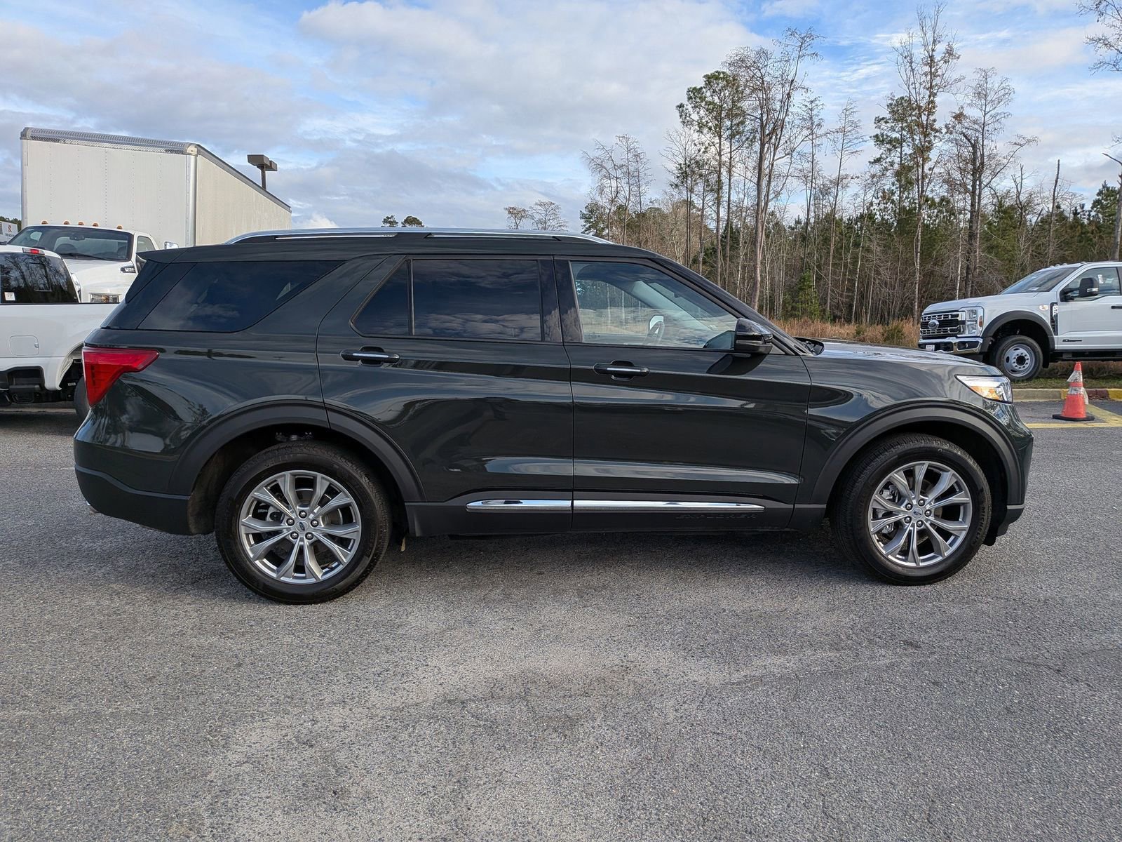 Certified 2023 Ford Explorer Limited w/ Equipment Group 301A image 6