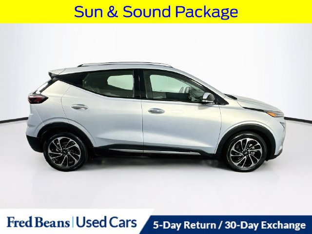 Used 2022 Chevrolet Bolt EUV Premier w/ Sun & Sound Package FWD image 10