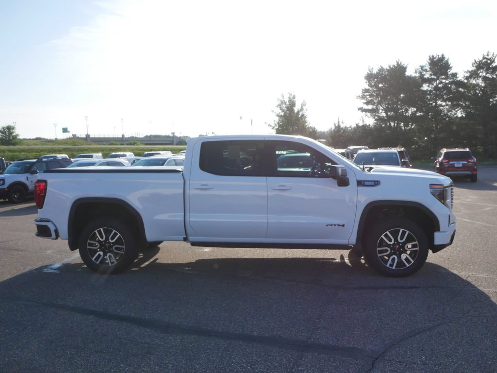 Used 2022 GMC Sierra 1500 AT4 w/ AT4 Premium Package AWD/4WD image 5