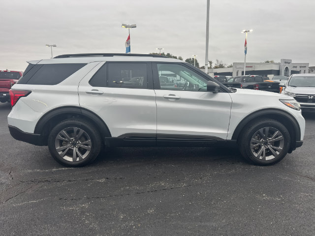 Certified 2026 Ford Explorer Active w/ Active Comfort Package AWD/4WD image 8