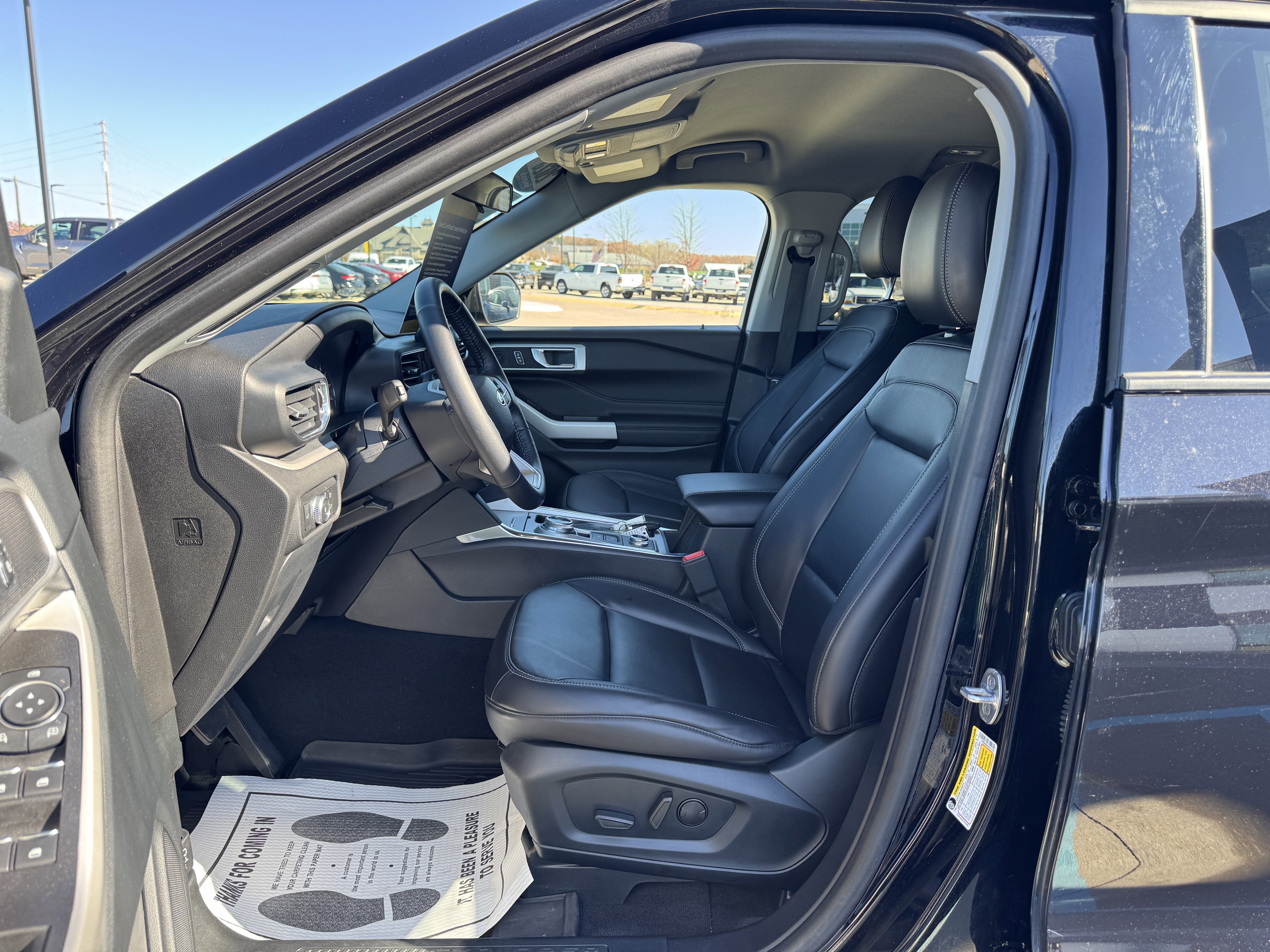 Certified 2022 Ford Explorer XLT w/ Equipment Group 202A image 9