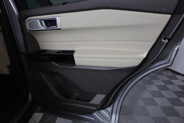 Certified 2023 Ford Explorer Platinum w/ Premium Technology Package AWD/4WD image 37