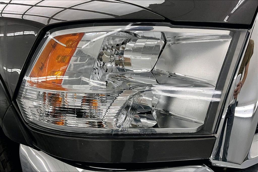 Used 2018 RAM 2500 Tradesman w/ Chrome Appearance Group image 30