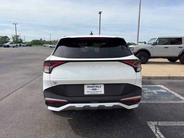 Used 2023 Kia Sportage LX FWD image 4