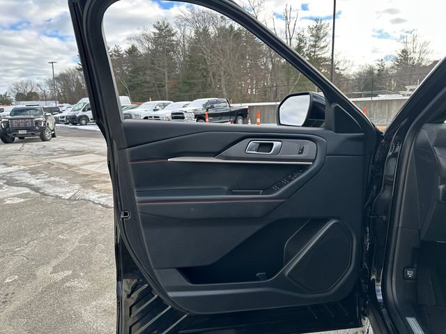 Certified 2025 Ford Explorer ST-Line w/ ST-Line Street Pack image 25