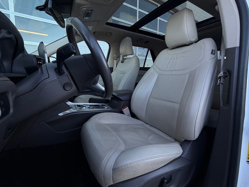 Certified 2023 Ford Explorer Platinum w/ Technology Package image 11