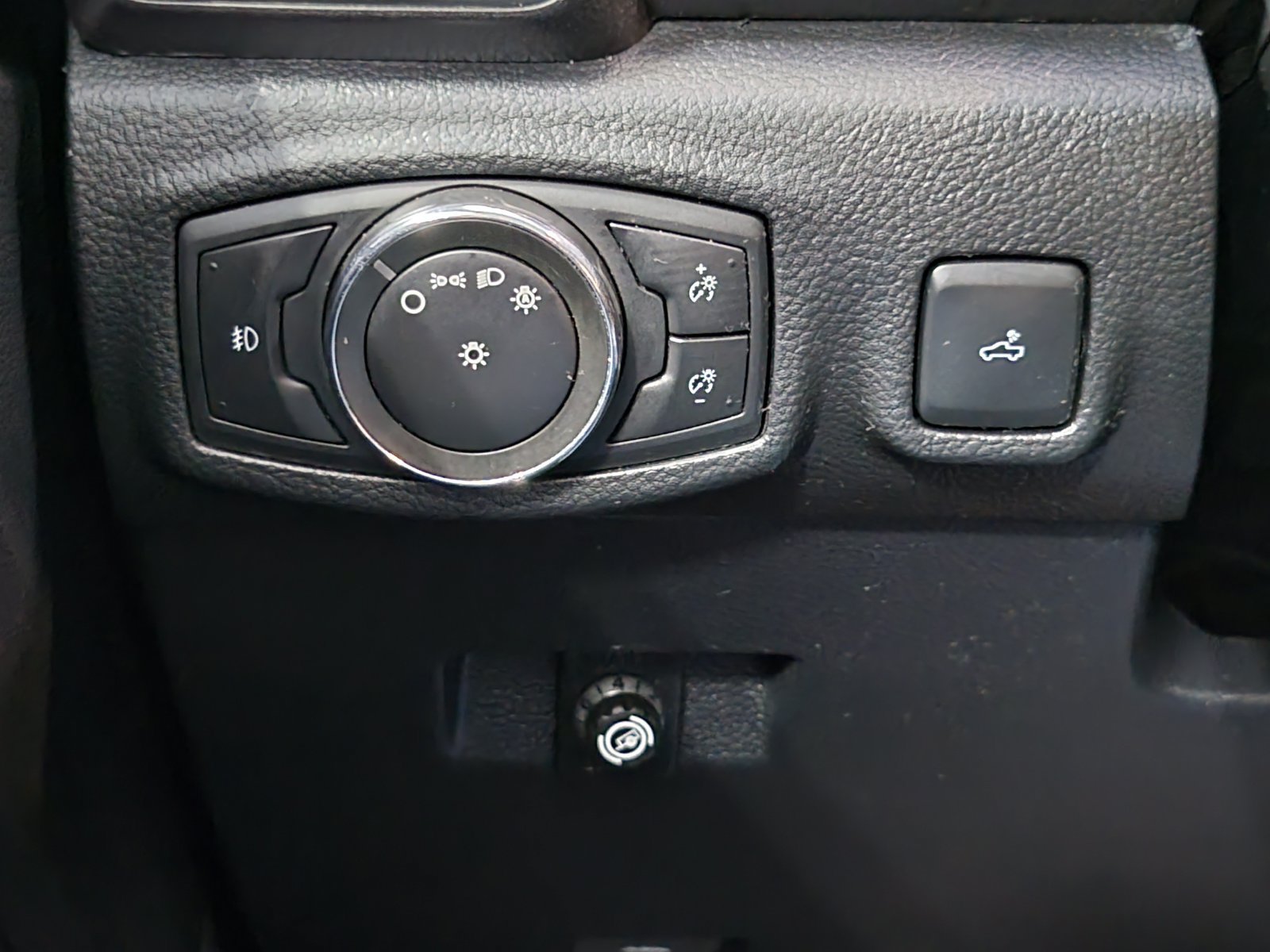 Certified 2021 Ford Ranger Lariat w/ Tremor Off-Road Package AWD/4WD image 14
