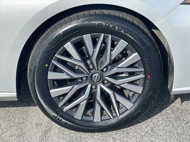 Used 2024 Nissan Altima 2.5 SV image 10