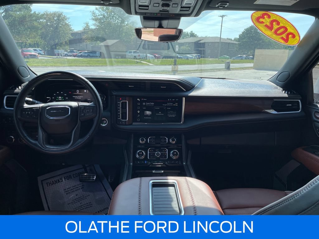 Used 2023 GMC Yukon XL Denali Ultimate AWD/4WD image 18