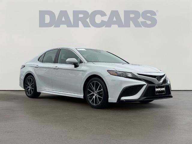 Used 2023 Toyota Camry SE image 4