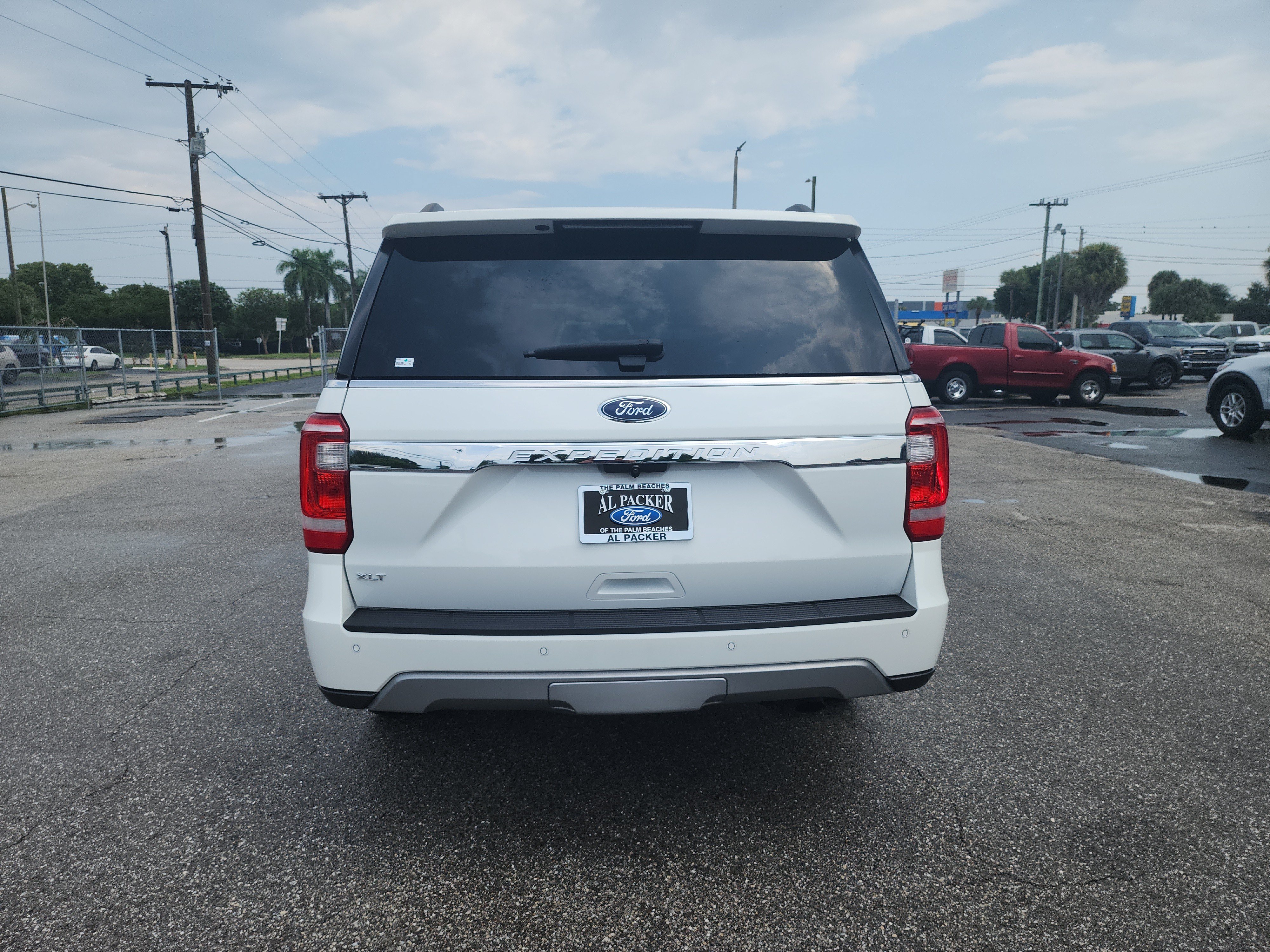 Certified 2020 Ford Expedition XLT w/ Equipment Group 202A RWD image 4