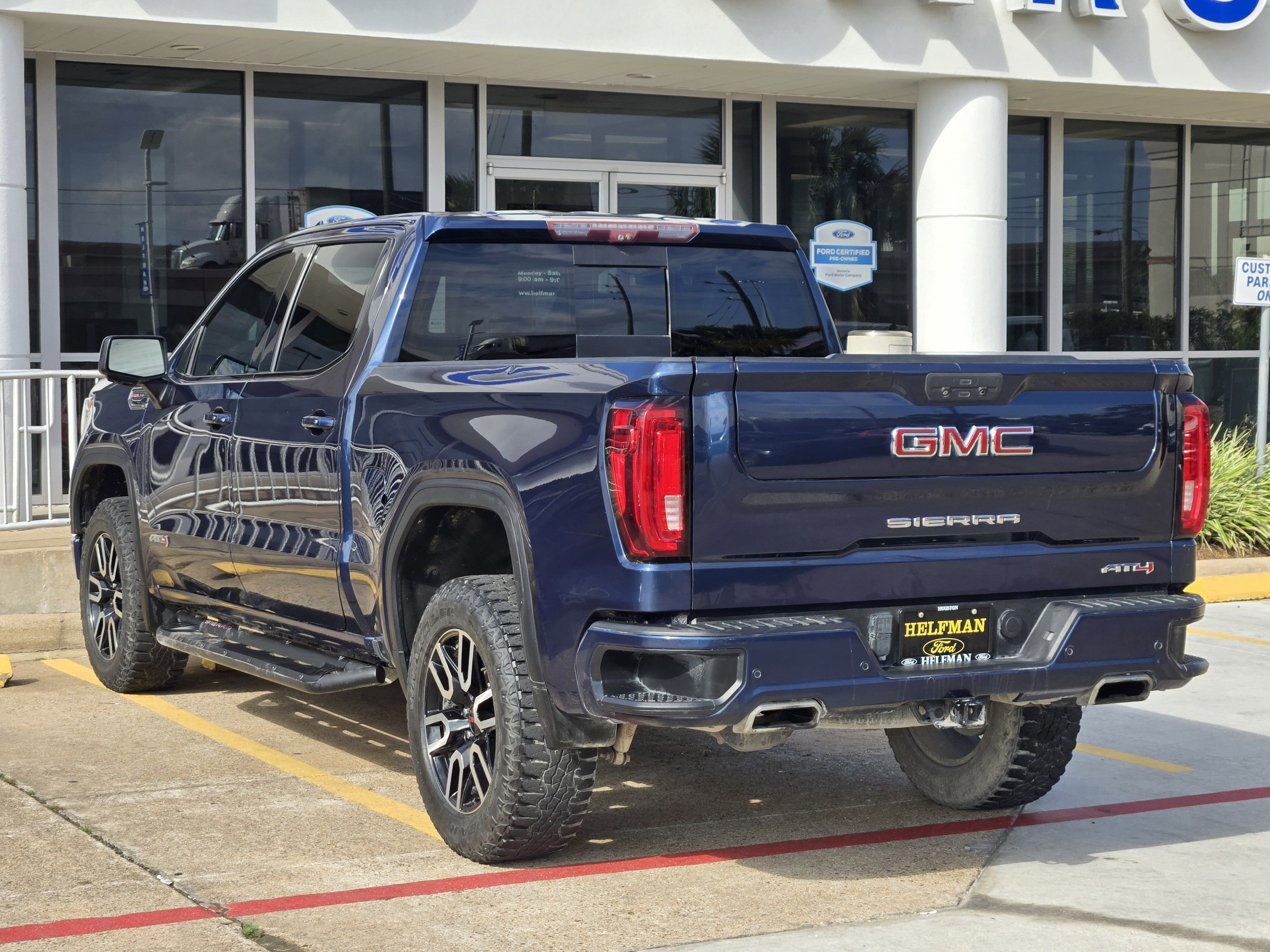 Used 2020 GMC Sierra 1500 AT4 w/ AT4 Premium Package image 4