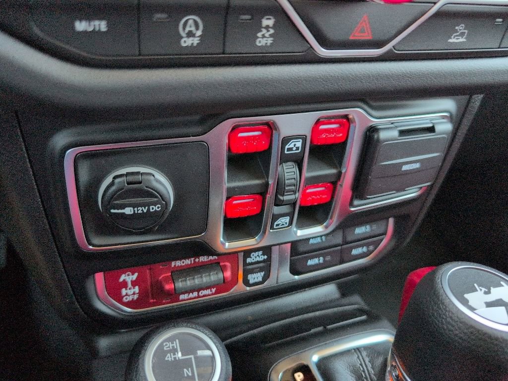 Used 2026 Jeep Wrangler Unlimited Rubicon AWD/4WD image 17
