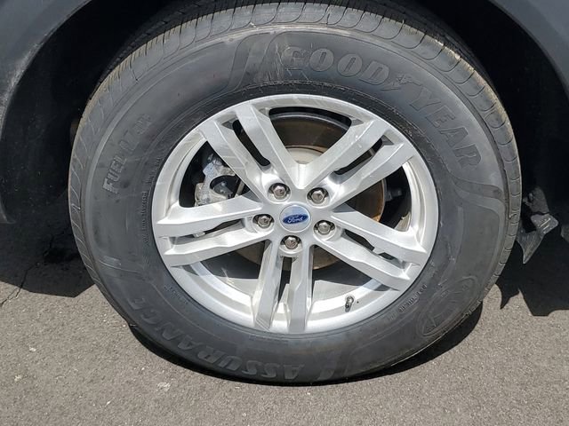 Certified 2023 Ford Explorer XLT w/ Equipment Group 202A image 5