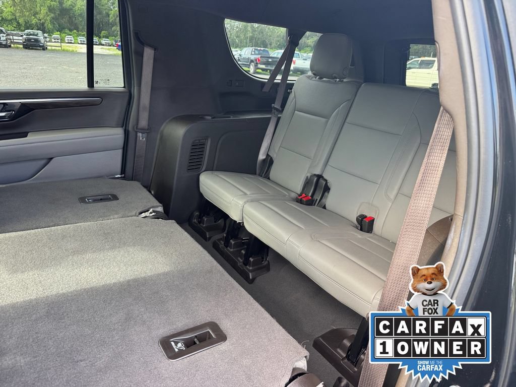 Used 2025 Chevrolet Suburban LT RWD image 32