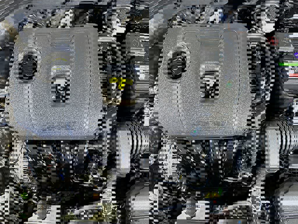 Used 2020 Hyundai Elantra SE w/ Cargo Package (C1) image 12