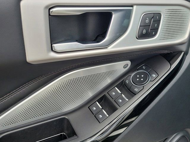 Certified 2021 Ford Explorer Platinum w/ Equipment Group 601A image 25