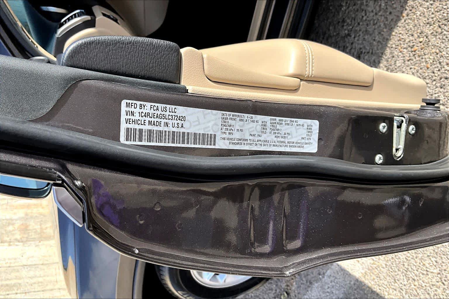 Used 2020 Jeep Grand Cherokee Laredo RWD image 34