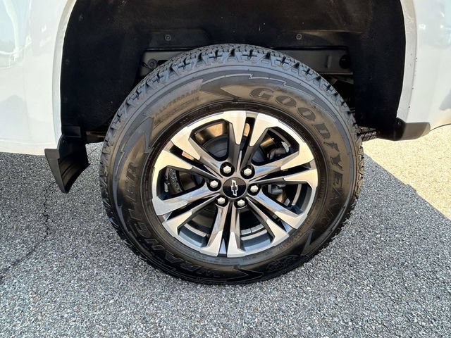 Used 2021 Chevrolet Colorado Z71 w/ Safety Package AWD/4WD image 9