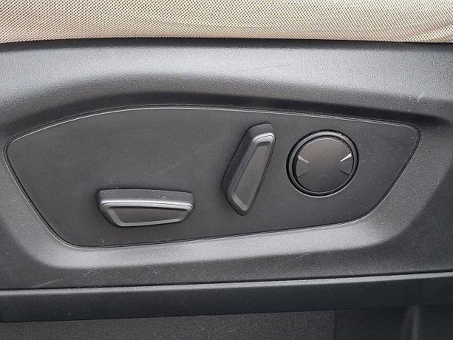 Certified 2022 Ford Explorer XLT w/ Class IV Trailer Tow Package image 27