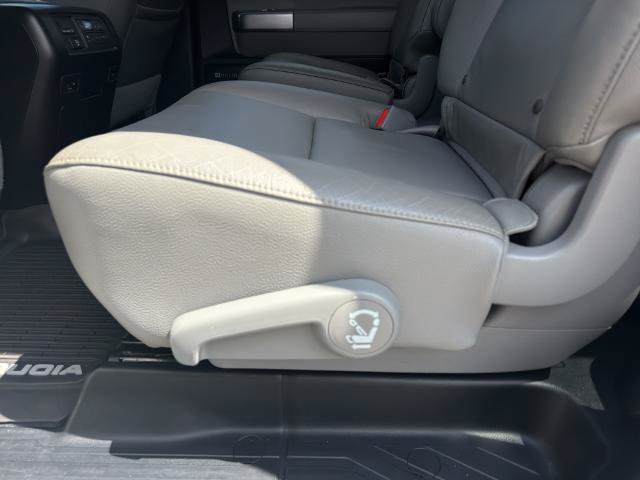 Used 2021 Toyota Sequoia Limited w/ Safety & Convenience Package AWD/4WD image 21