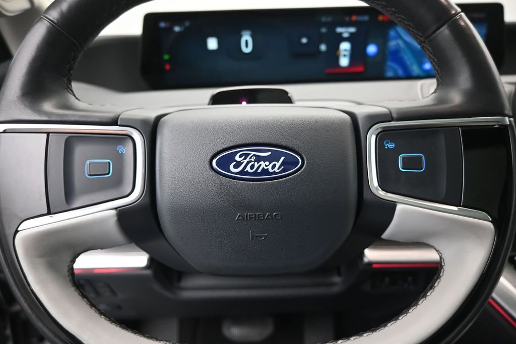 Certified 2025 Ford Expedition Platinum AWD/4WD image 13