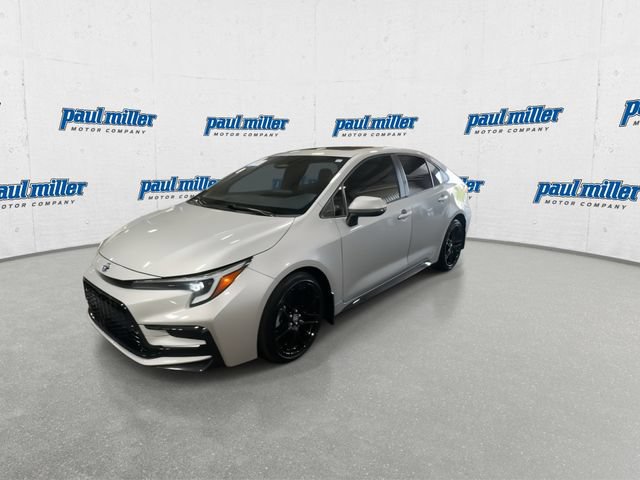 Used 2023 Toyota Corolla SE w/ SE Package AWD/4WD image 5