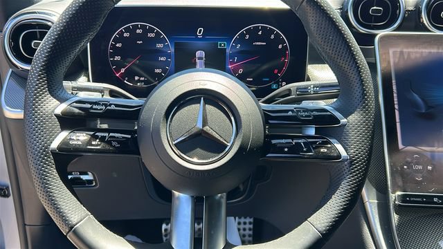 Used 2024 Mercedes-Benz GLC 300 4MATIC image 19
