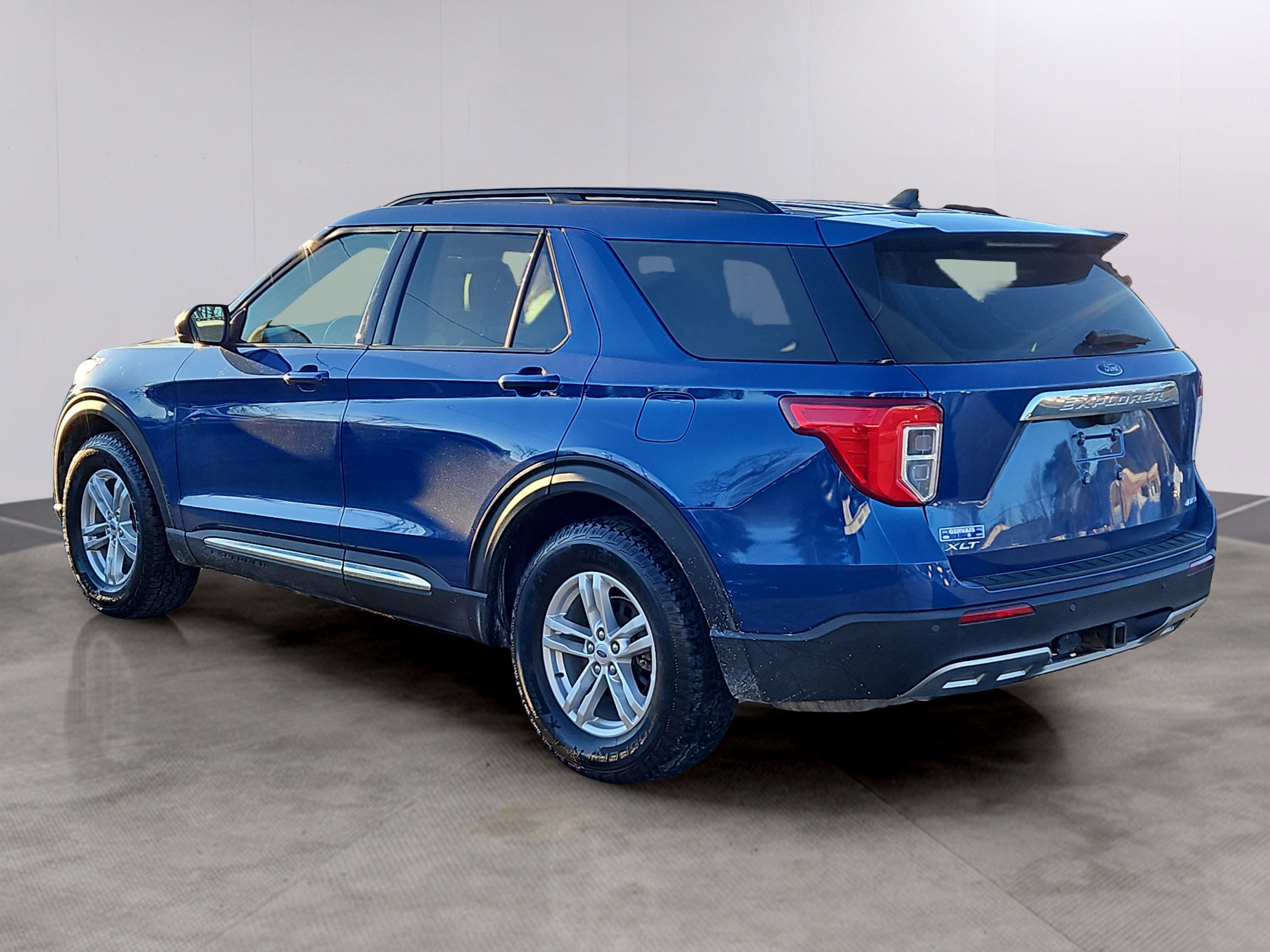 Certified 2022 Ford Explorer XLT w/ Equipment Group 202A image 2