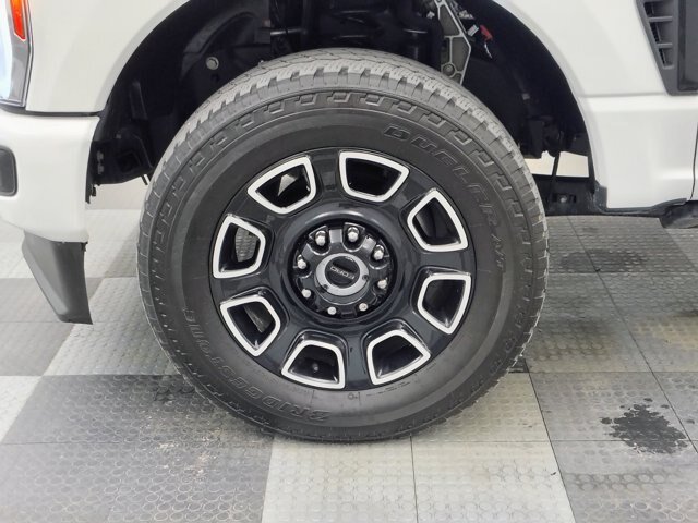 Certified 2025 Ford F350 Platinum AWD/4WD image 22