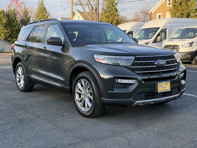 Certified 2022 Ford Explorer XLT w/ Equipment Group 202A AWD/4WD image 8