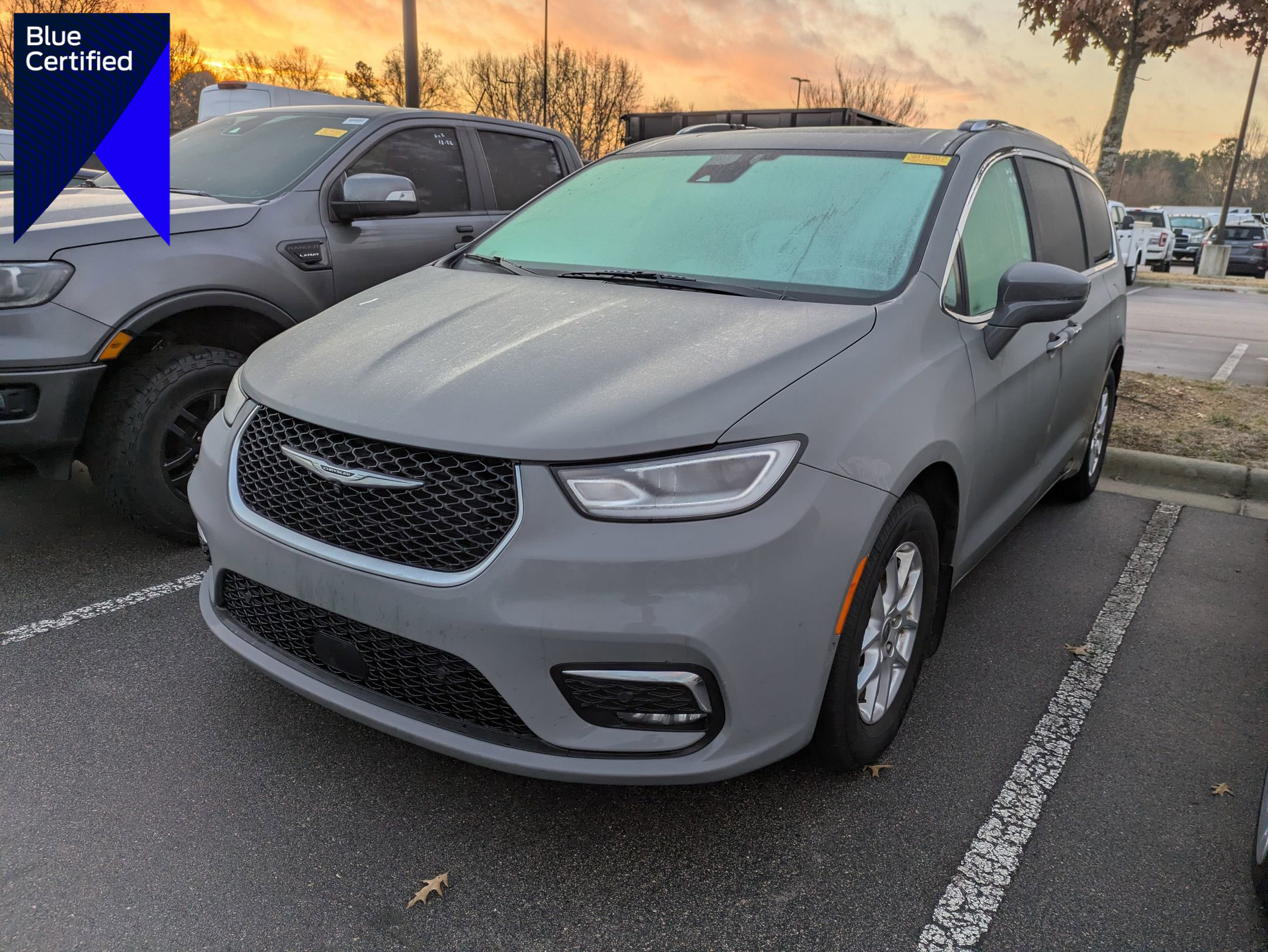 Used 2021 Chrysler Pacifica Touring-L w/ Uconnect Theater Family Group image 1