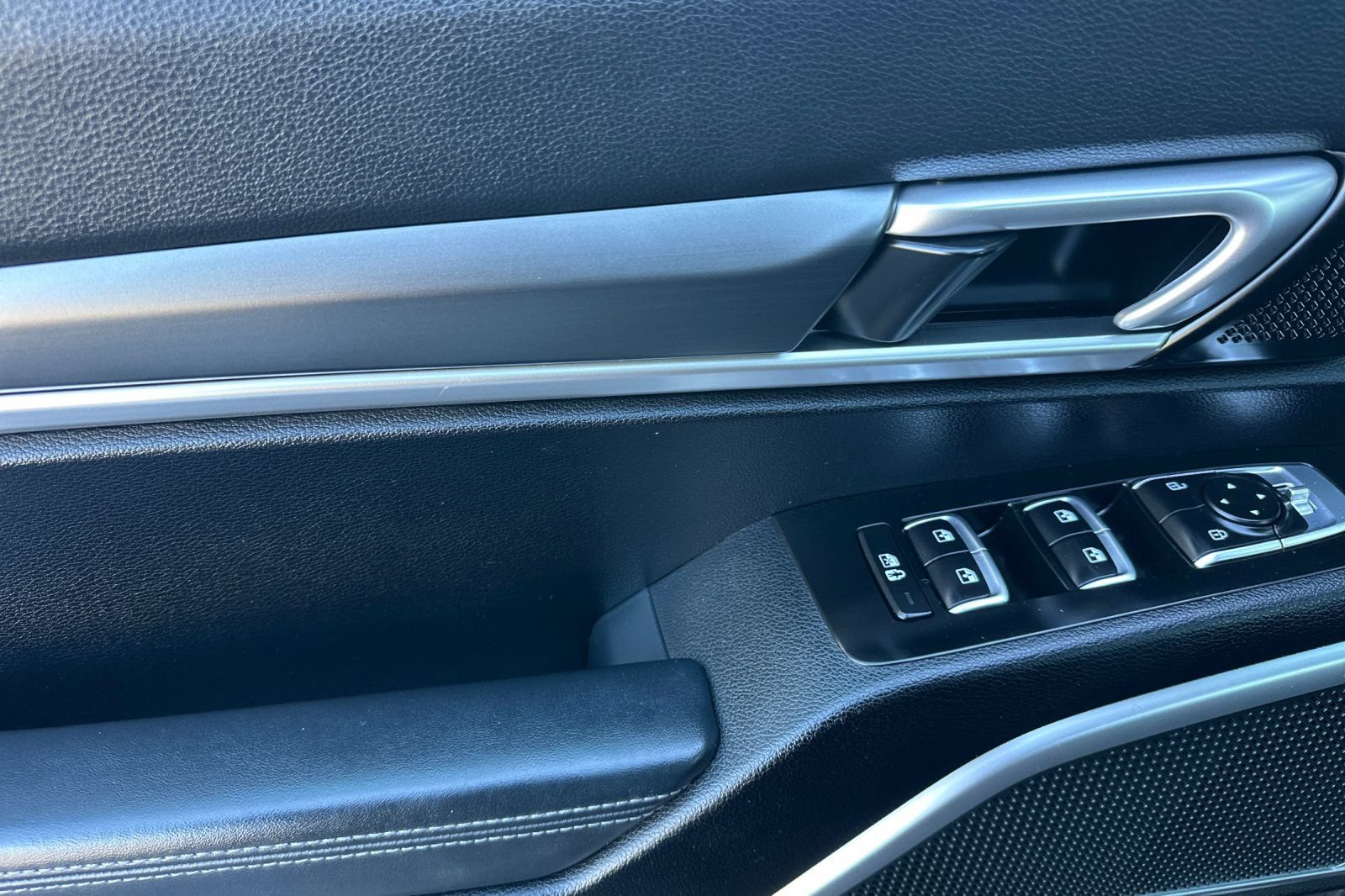 Used 2020 Kia Telluride S FWD image 10