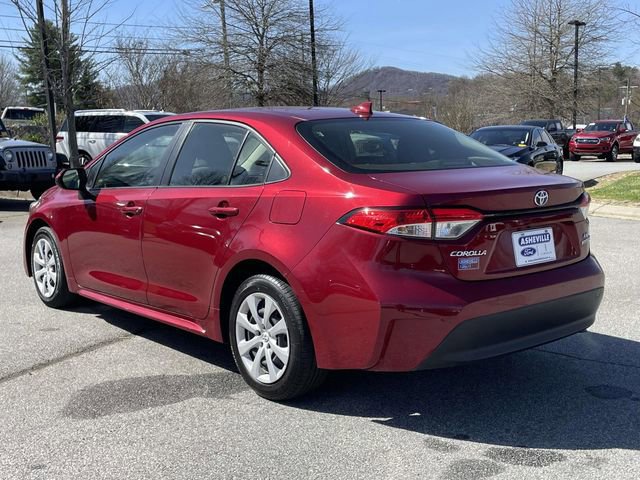 Used 2023 Toyota Corolla LE image 3