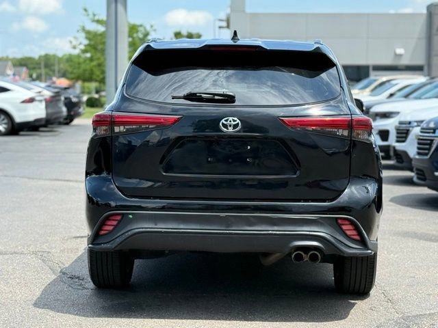 Used 2022 Toyota Highlander XSE image 9