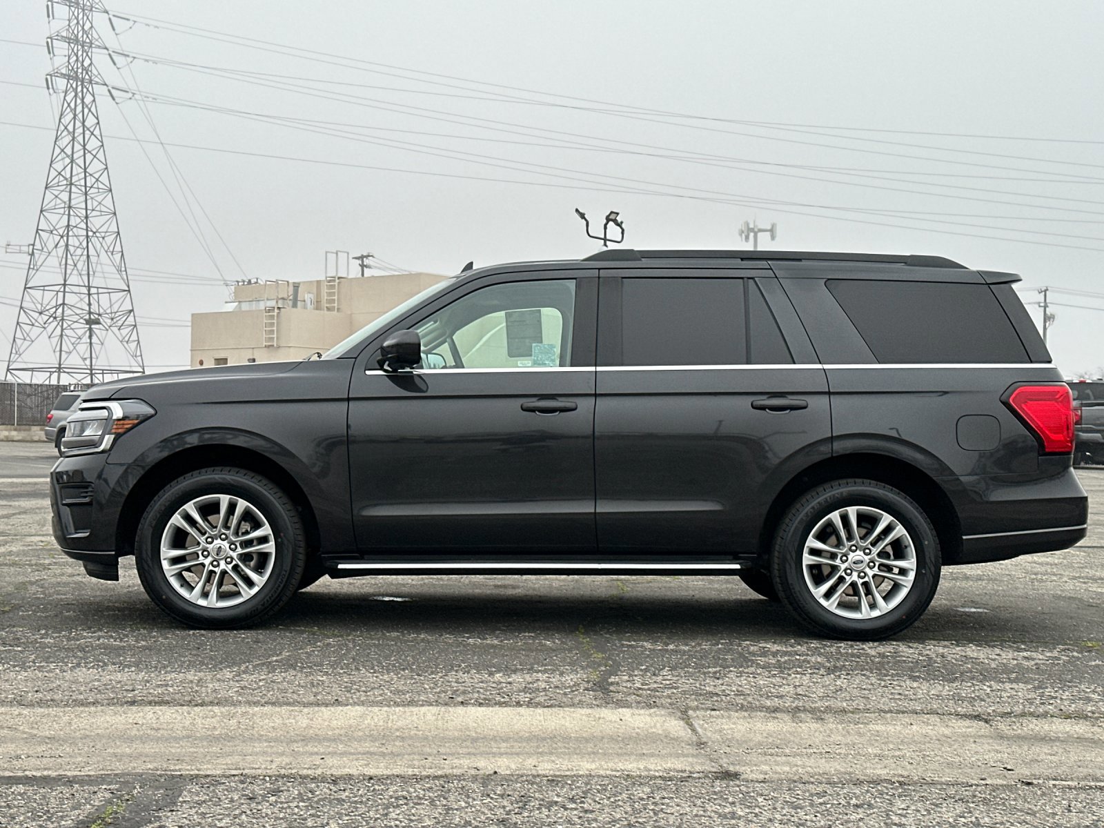 Certified 2022 Ford Expedition XLT image 2