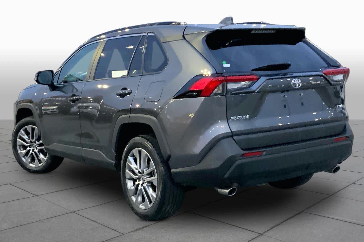 Used 2023 Toyota RAV4 XLE Premium FWD image 11