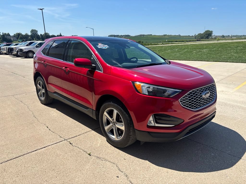 Certified 2023 Ford Edge SEL w/ Convenience Package AWD/4WD image 3