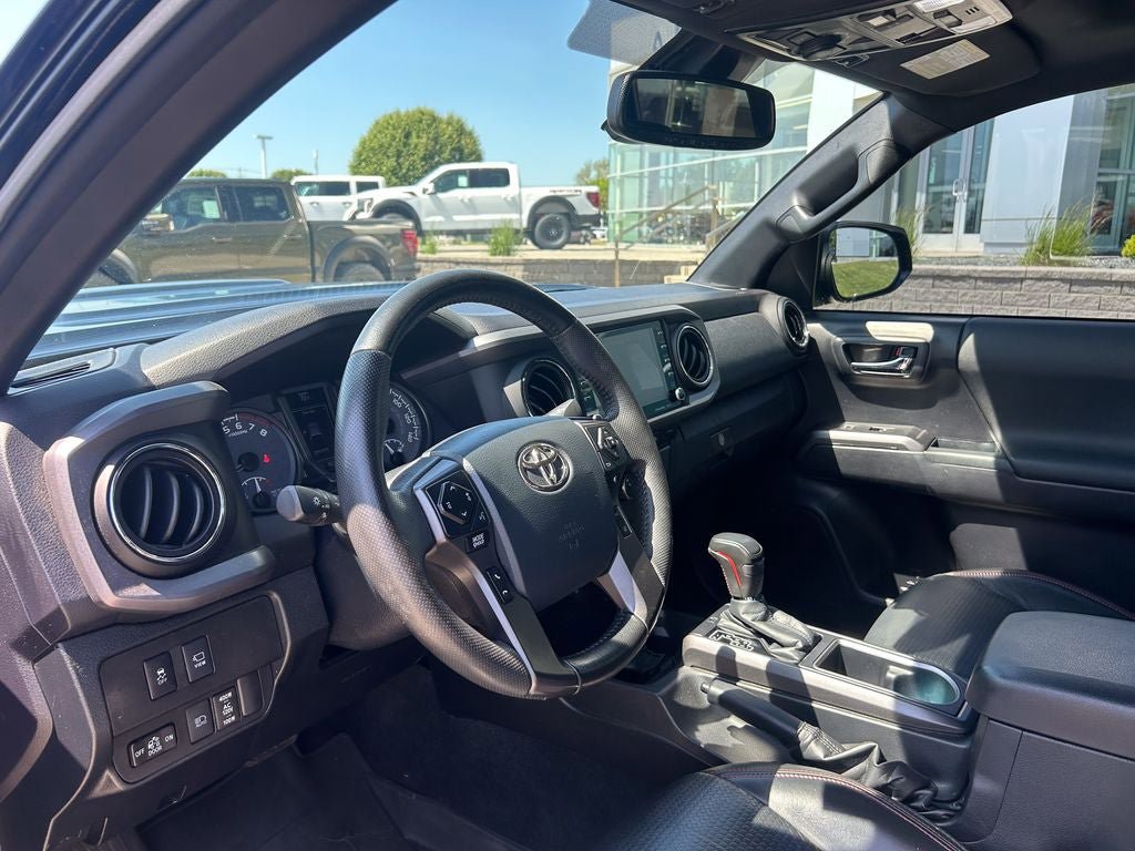 Used 2020 Toyota Tacoma TRD Pro AWD/4WD image 9