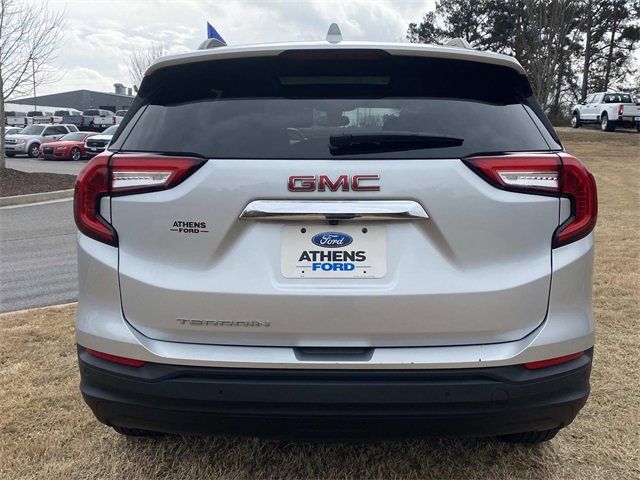Used 2022 GMC Terrain SLE w/ Driver Convenience Package image 4