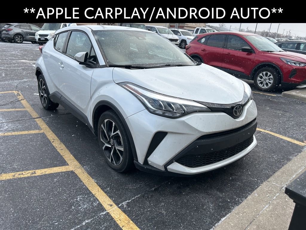 Used 2022 Toyota C-HR XLE image 4