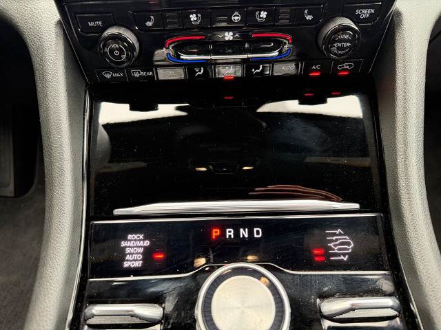 Used 2023 Jeep Grand Cherokee Overland AWD/4WD image 16