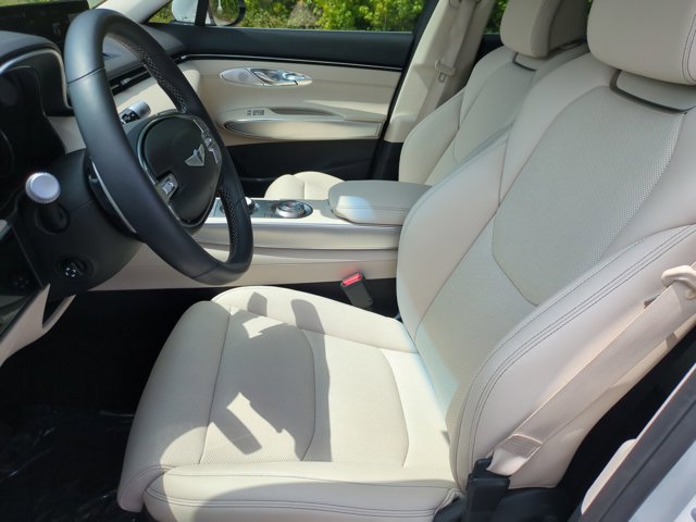 Used 2023 Genesis GV70 2.5T w/ Select Package AWD/4WD image 15