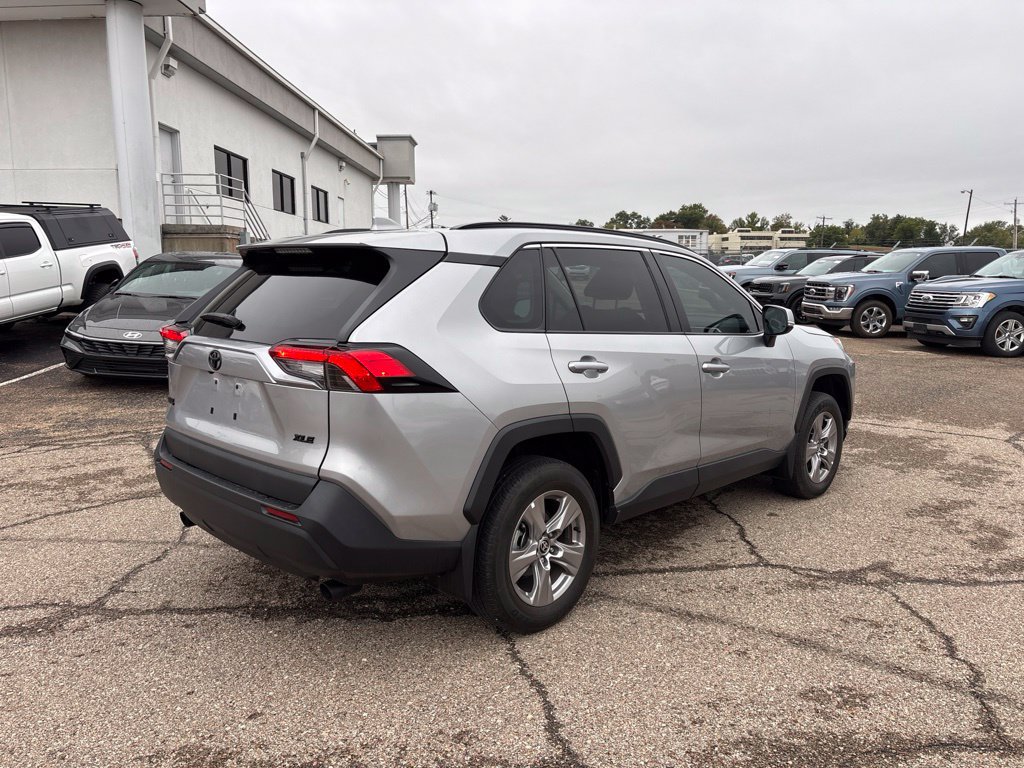 Used 2025 Toyota RAV4 XLE w/ Convenience Package FWD image 7