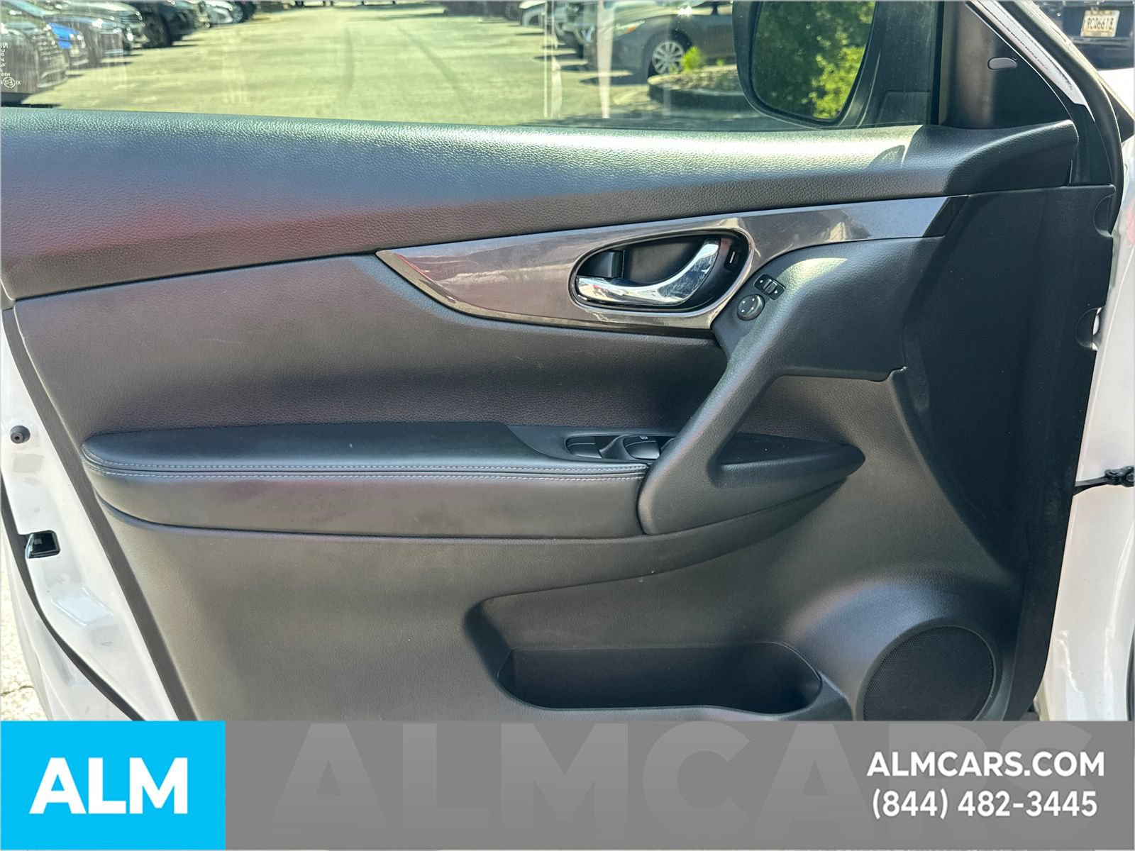 Used 2020 Nissan Rogue SV FWD image 11