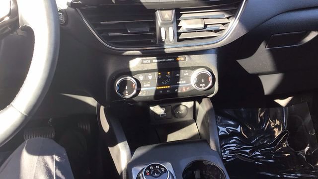 Certified 2022 Ford Escape Titanium image 26