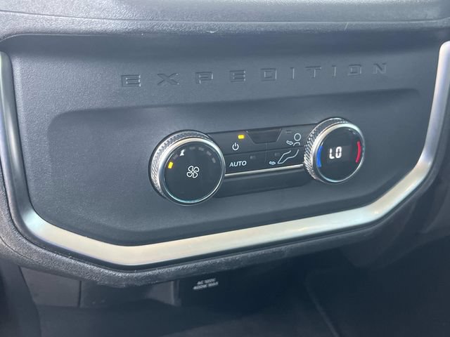 Certified 2025 Ford Expedition Active AWD/4WD image 22