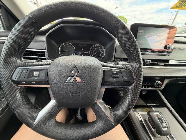 Used 2024 Mitsubishi Outlander ES AWD/4WD image 7